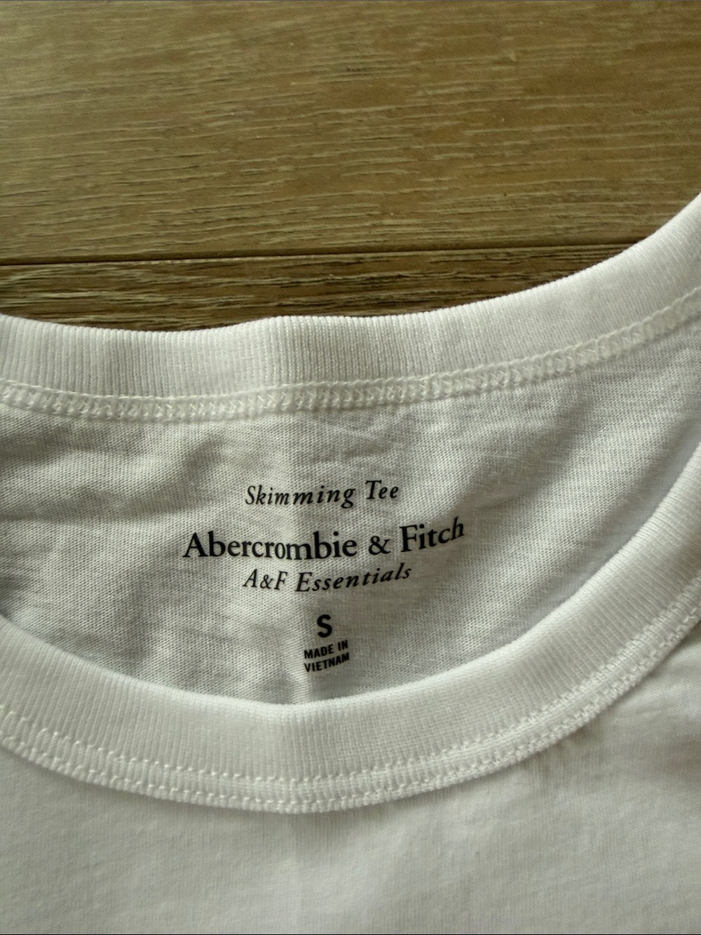 NWOT Abercrombie & Fitch White Short-Sleeve Crewneck Tee - Picture 4 of 8